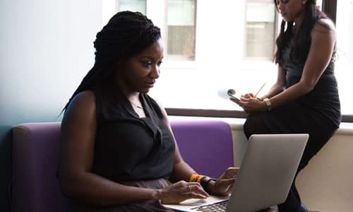 How to ensure compliance with policies and procedures using the digital workplace?